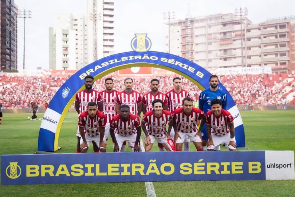 Náutico, Sport, Vitória (31/out) e Bahia (5/nov)
enfrentam Avaí, Botafogo-SP, Coritiba e Cruzeiro